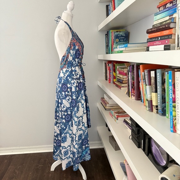 VENUS Blue and White Backless Halter Sundress Large - Picture 6 of 12